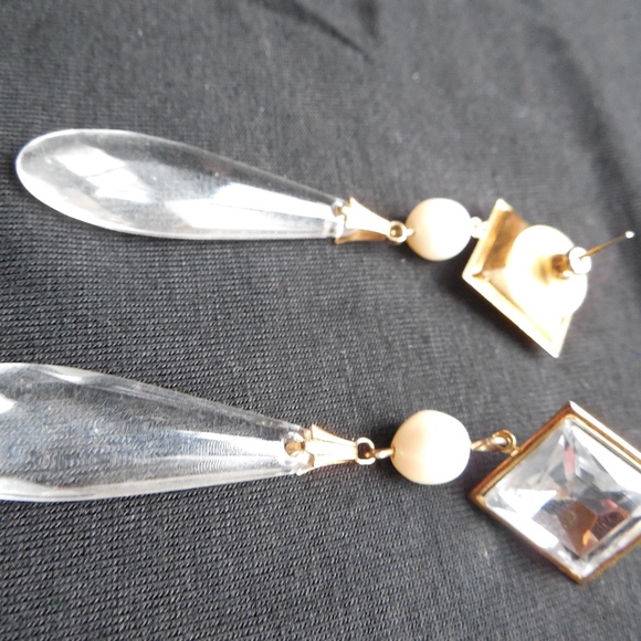 Elegant Crystal drop earrings - Picture 2 of 3